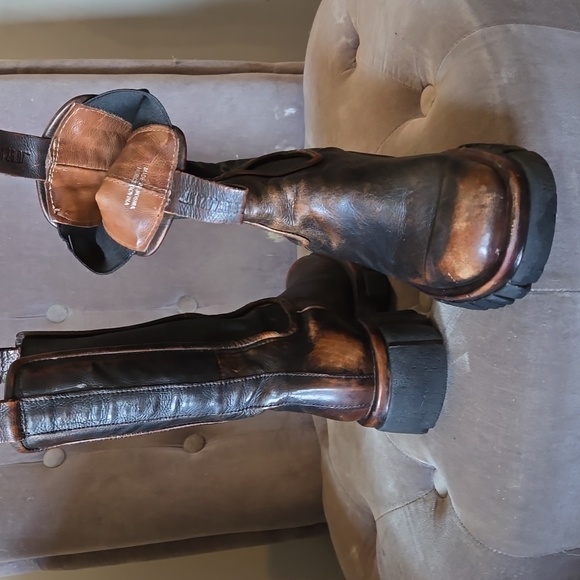 AS 98 Hershall Size 6 Brown distressed. - Picture 1 of 4